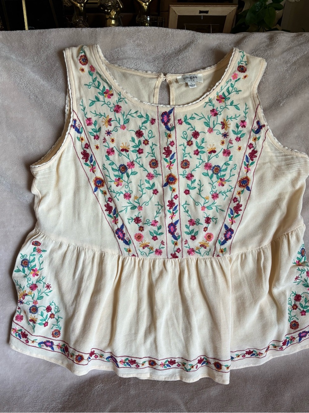 Dainty Umgee Cream Embroidered Peplum Tank Top Women’s Large